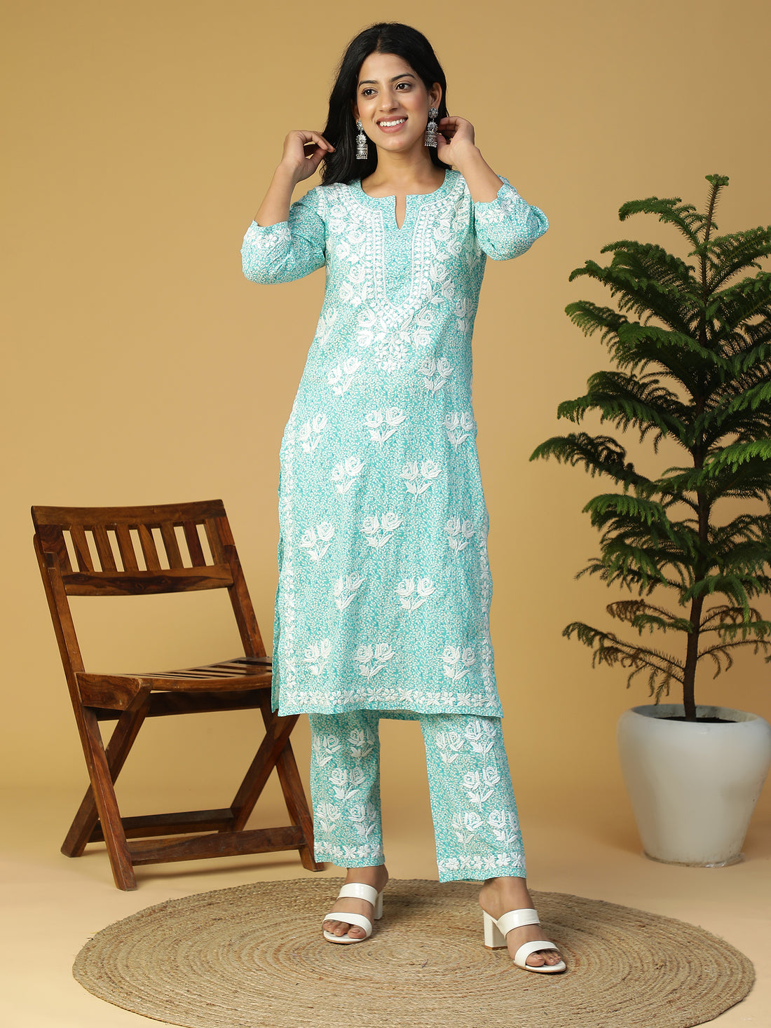 Hand Embroidered Turquoise Printed Mul Cotton Lucknowi Chikankari Straight Kurta With Pants CH0172