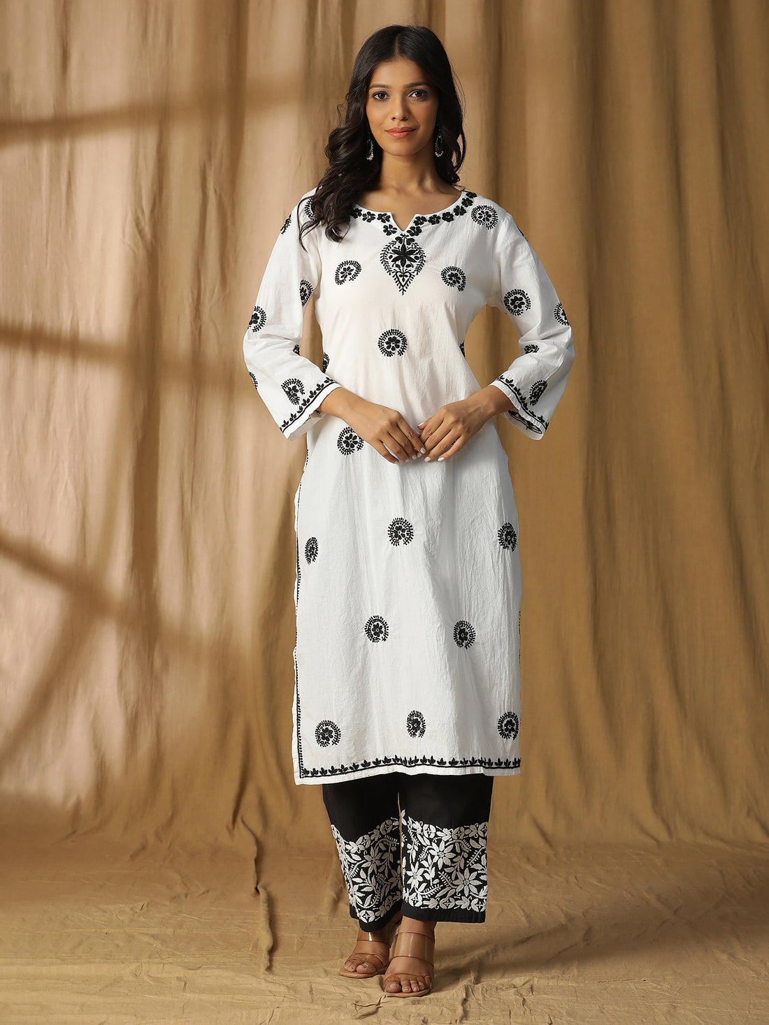 Lucknawi Chikankari white Cotton Kurta with black Chikankari