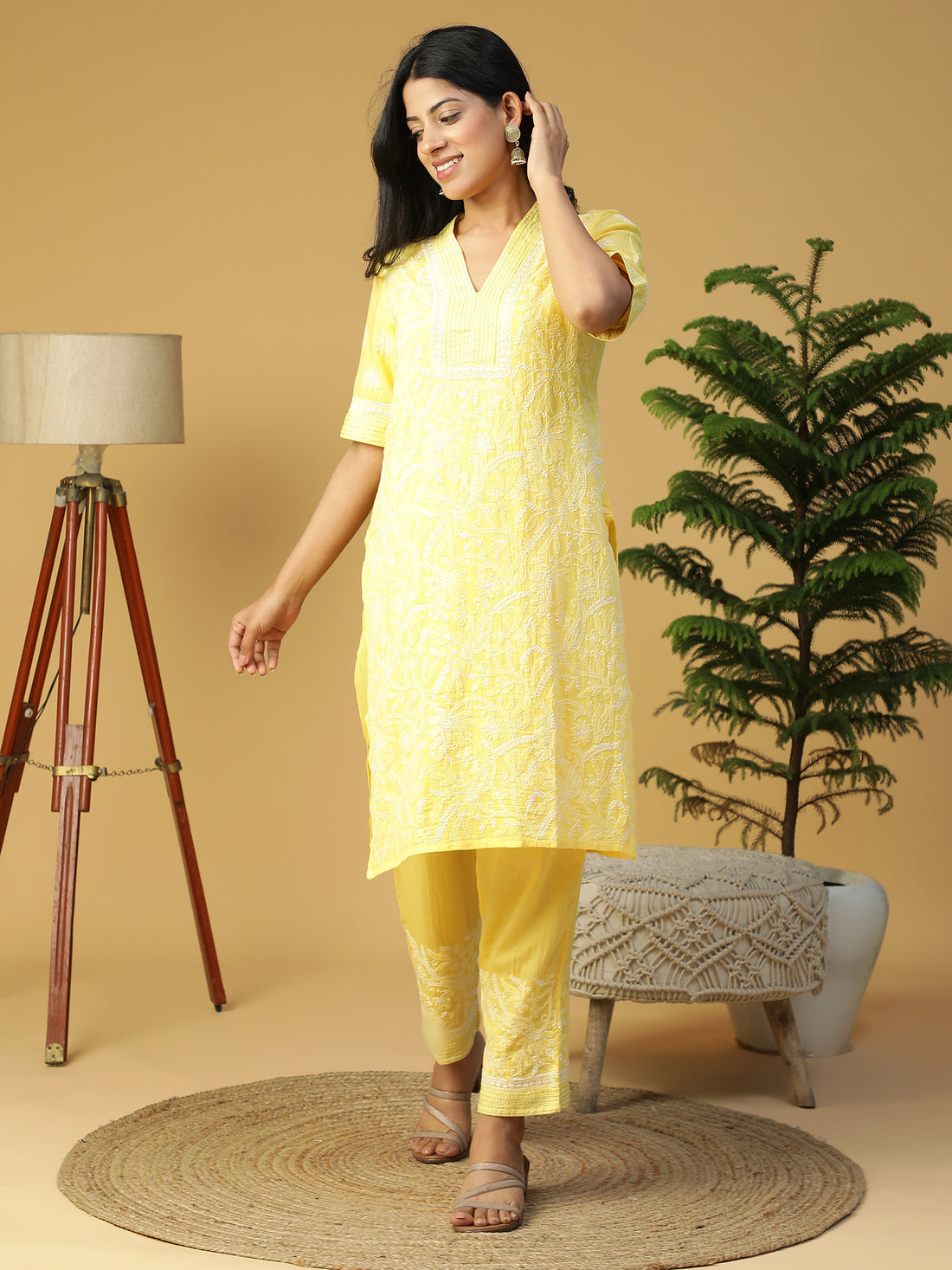 Hand Embroidered Lucknowi Chikankari Yellow Cotton V-Neck Straight Kurta With Elbow Sleeves CH0141B