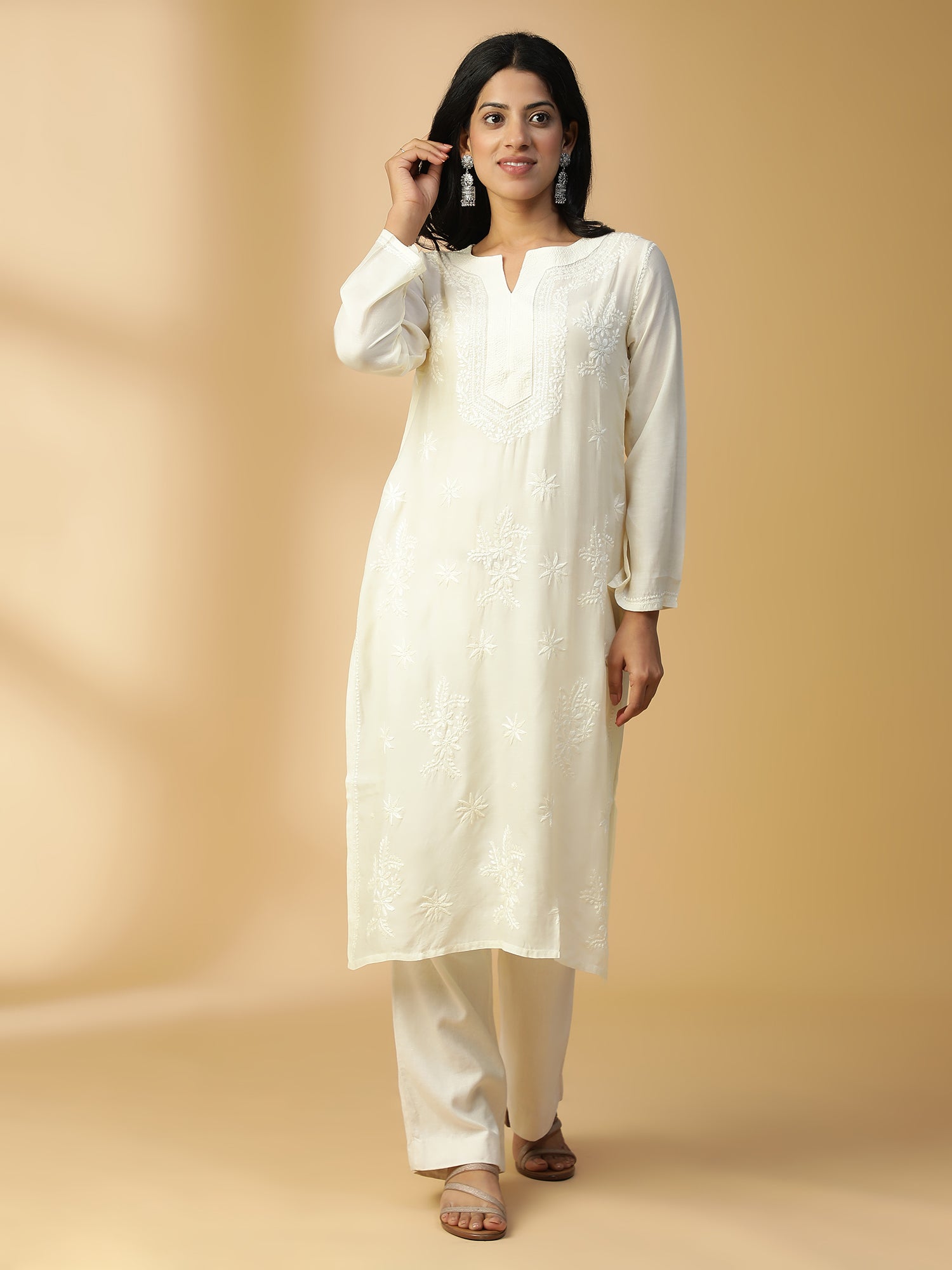 Hand Embroidered Lucknow Chikankari Straight Light Beige Muslin Kurta CH0170