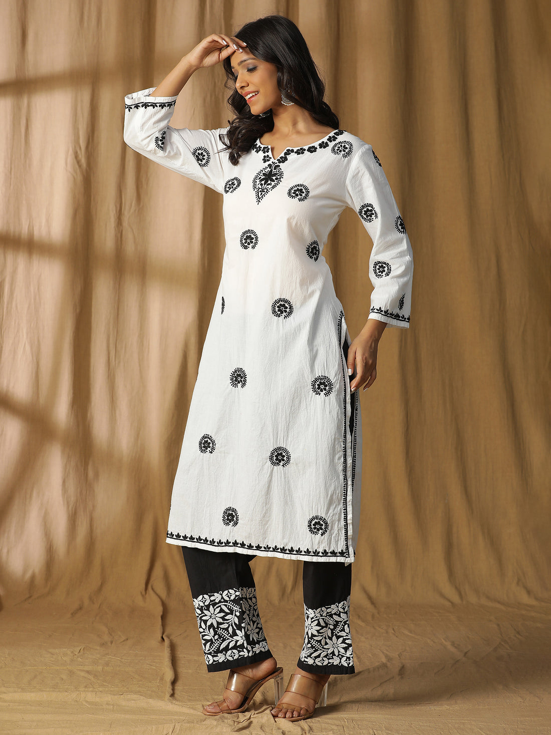 Lucknawi Chikankari white Cotton Kurta with black Chikankari