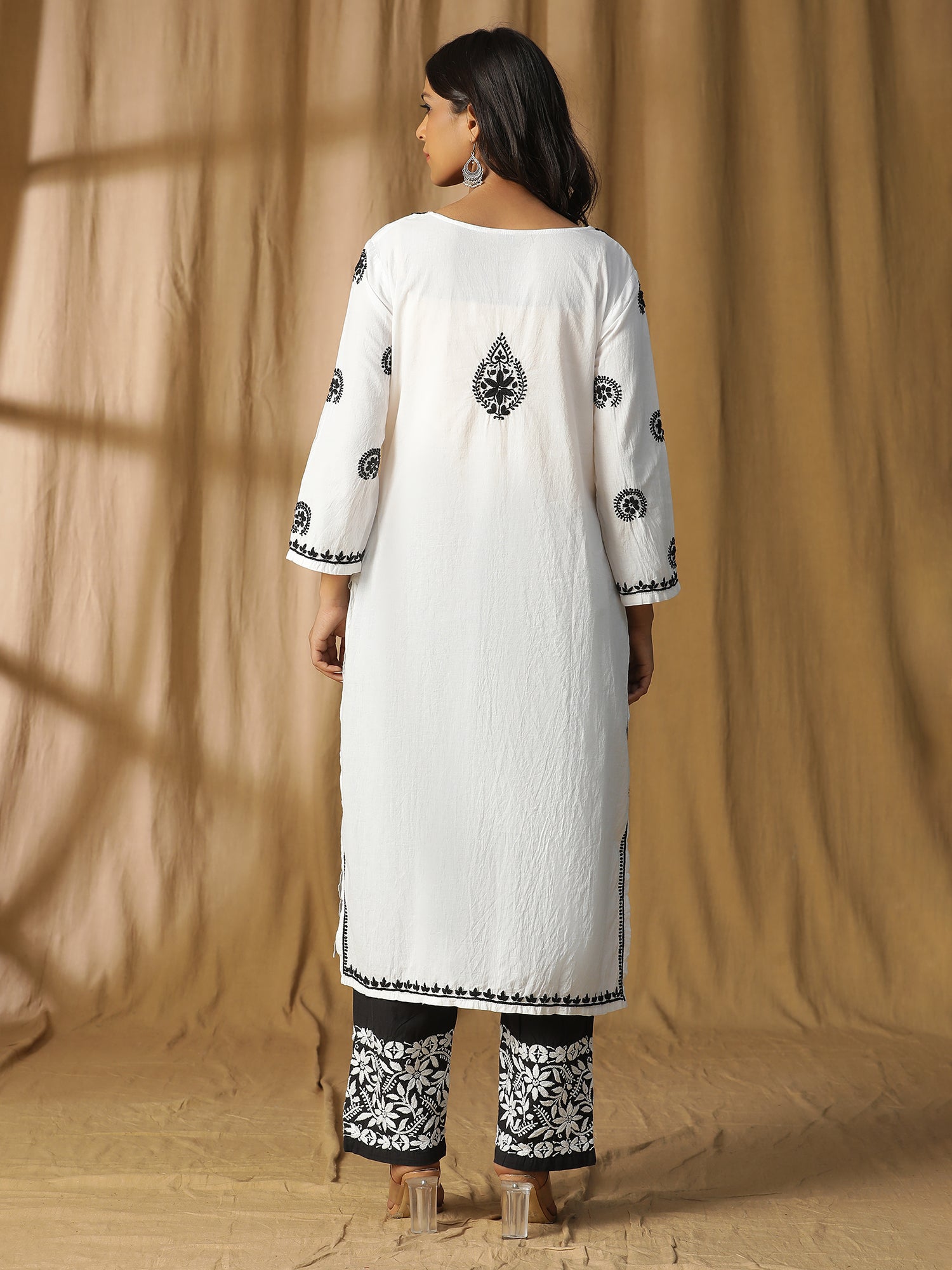 Lucknawi Chikankari white Cotton Kurta with black Chikankari