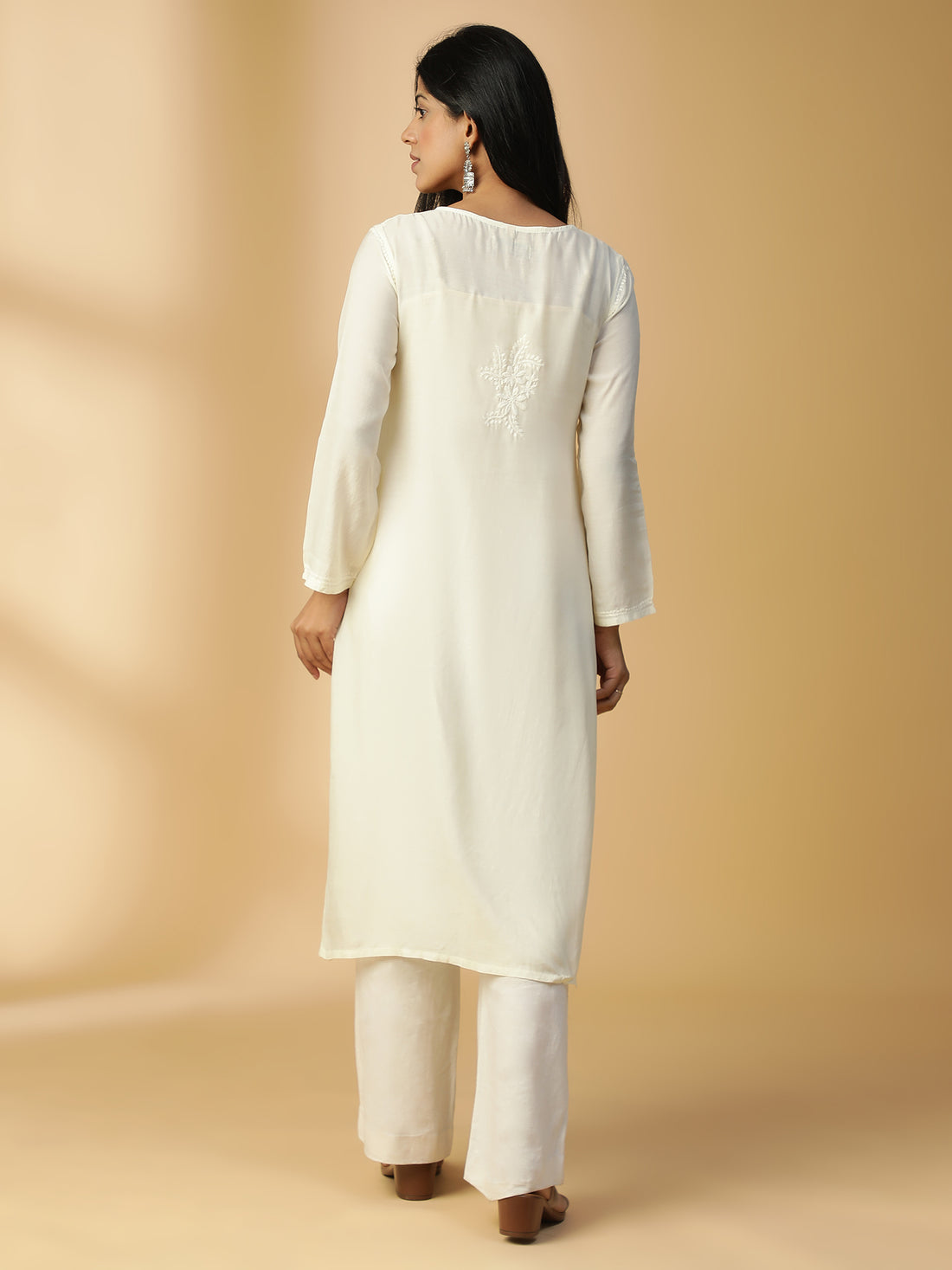 Hand Embroidered Lucknow Chikankari Straight Light Beige Muslin Kurta CH0170