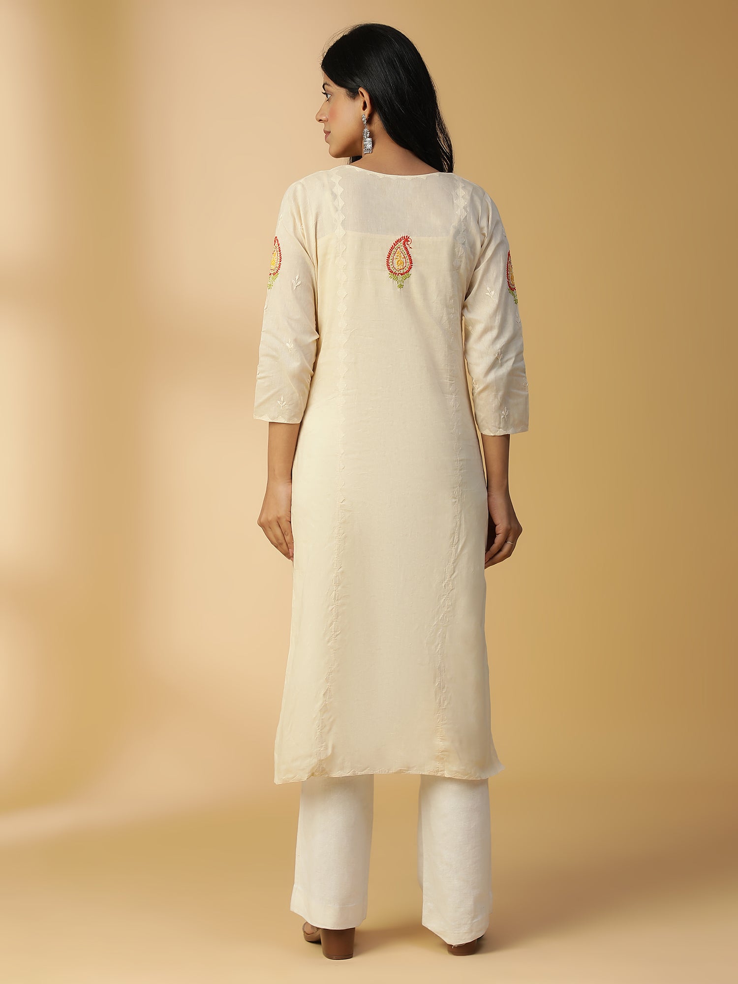 Hand Embroidered Beige Cotton Lucknowi Chikankari Straight Kurta With Appliqué Work Detailing CH0003