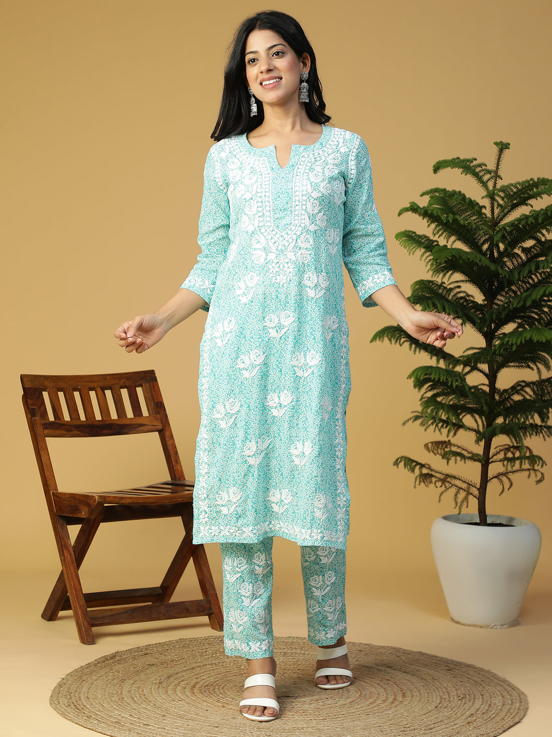 Hand Embroidered Turquoise Printed Mul Cotton Lucknowi Chikankari Straight Kurta With Pants CH0172