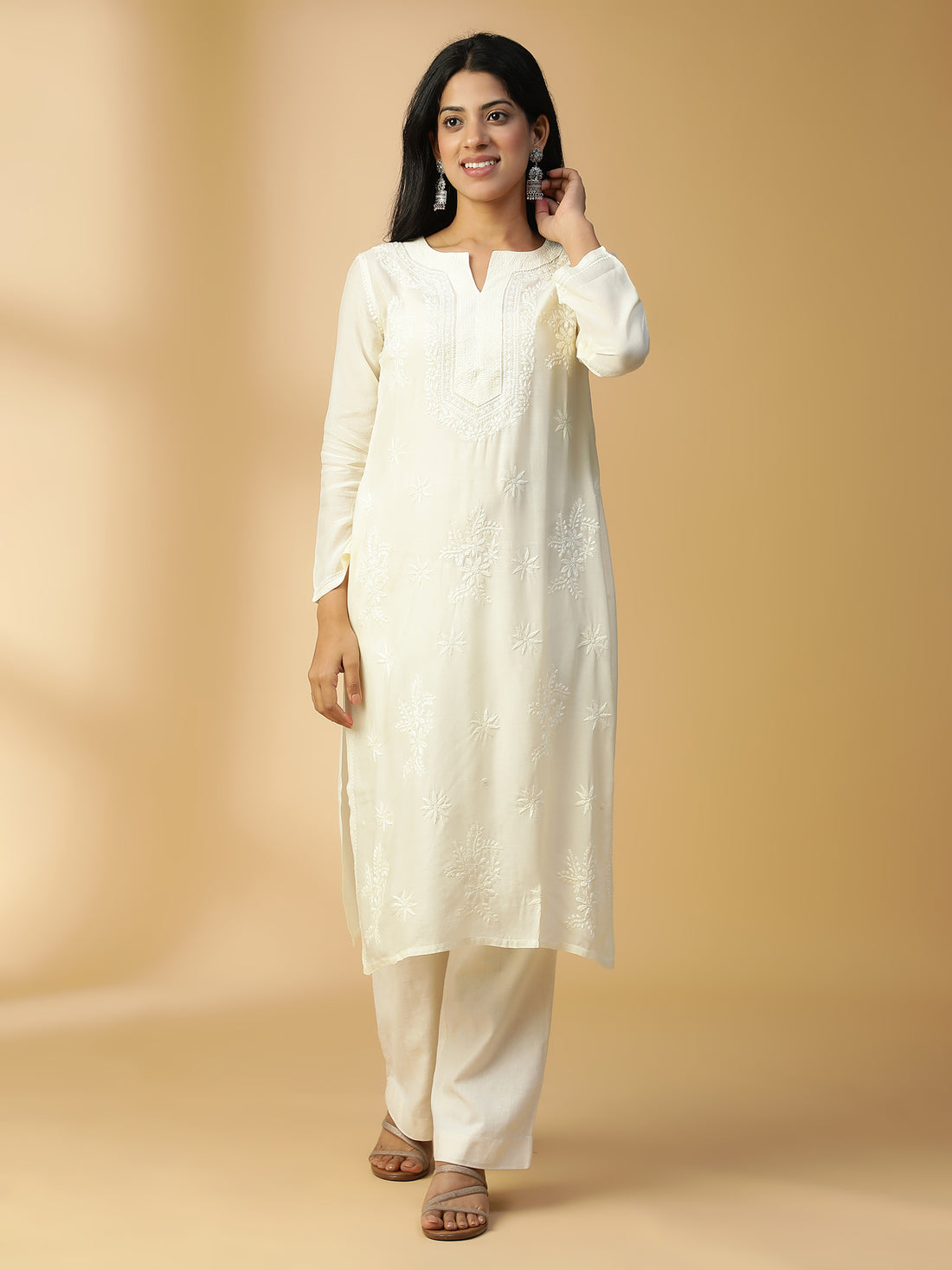 Hand Embroidered Lucknow Chikankari Straight Light Beige Muslin Kurta CH0170