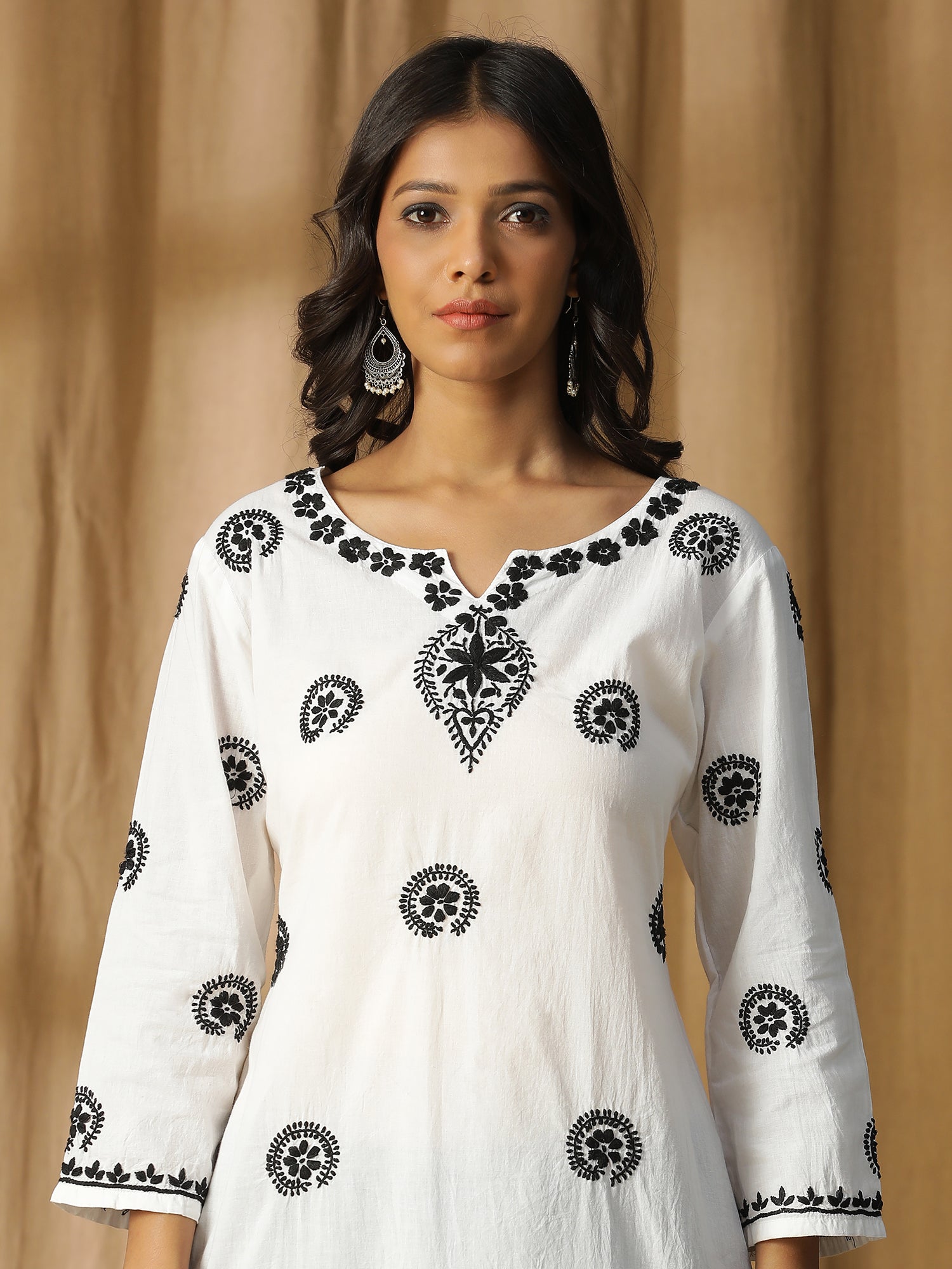 Lucknawi Chikankari white Cotton Kurta with black Chikankari