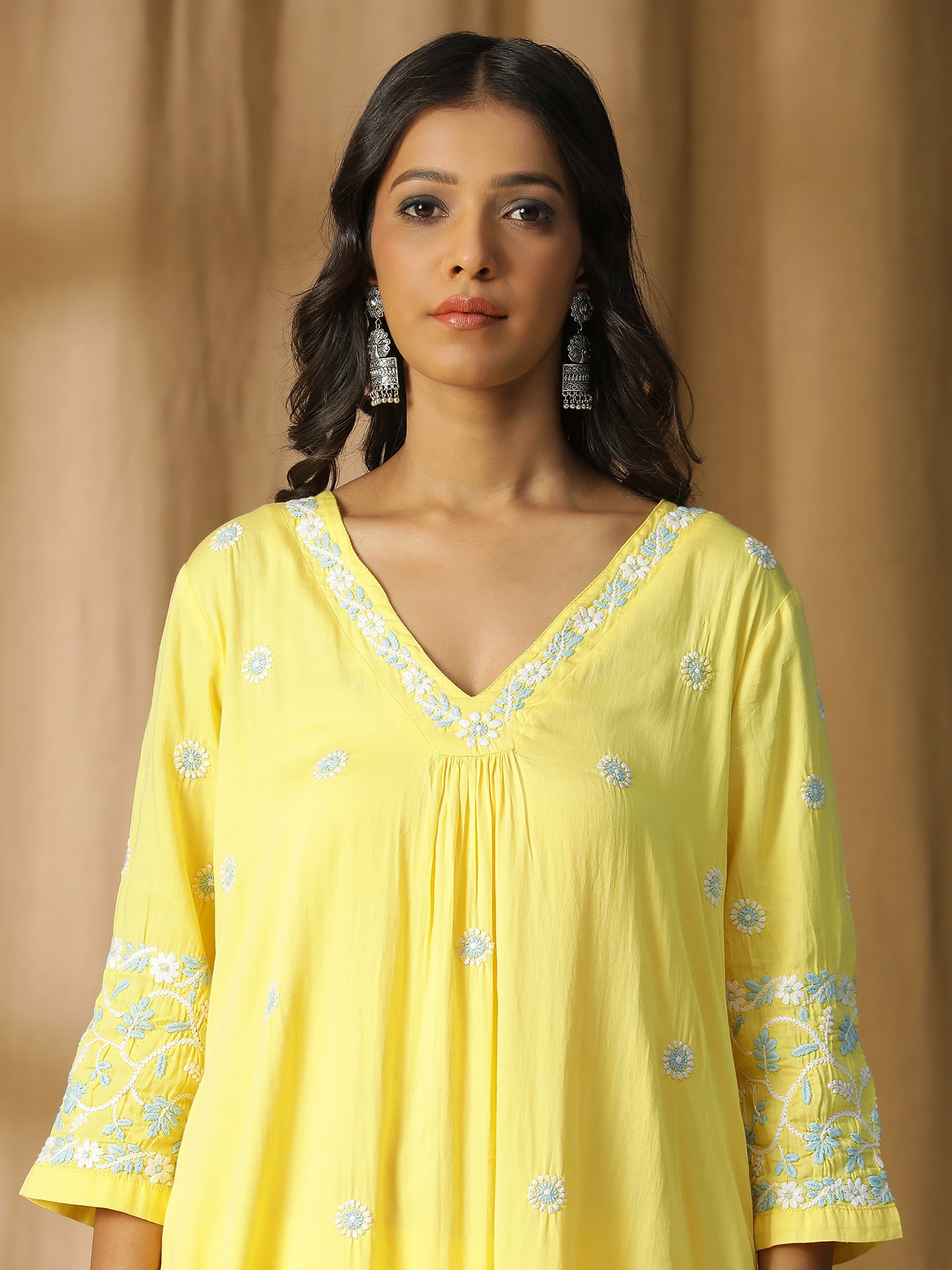 CHIKANKARI COTTON V-NECK KURTA SET