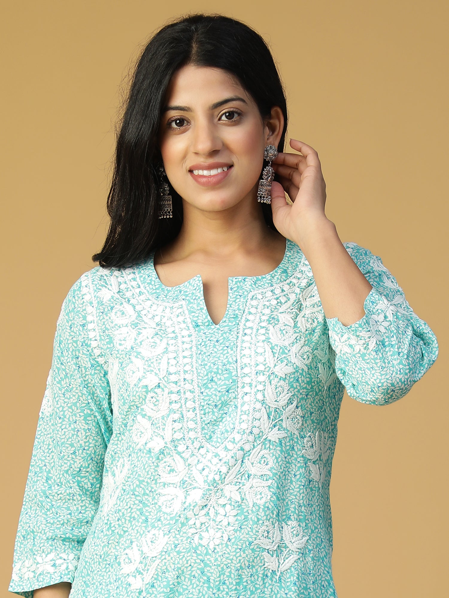 Hand Embroidered Turquoise Printed Mul Cotton Lucknowi Chikankari Straight Kurta With Pants CH0172