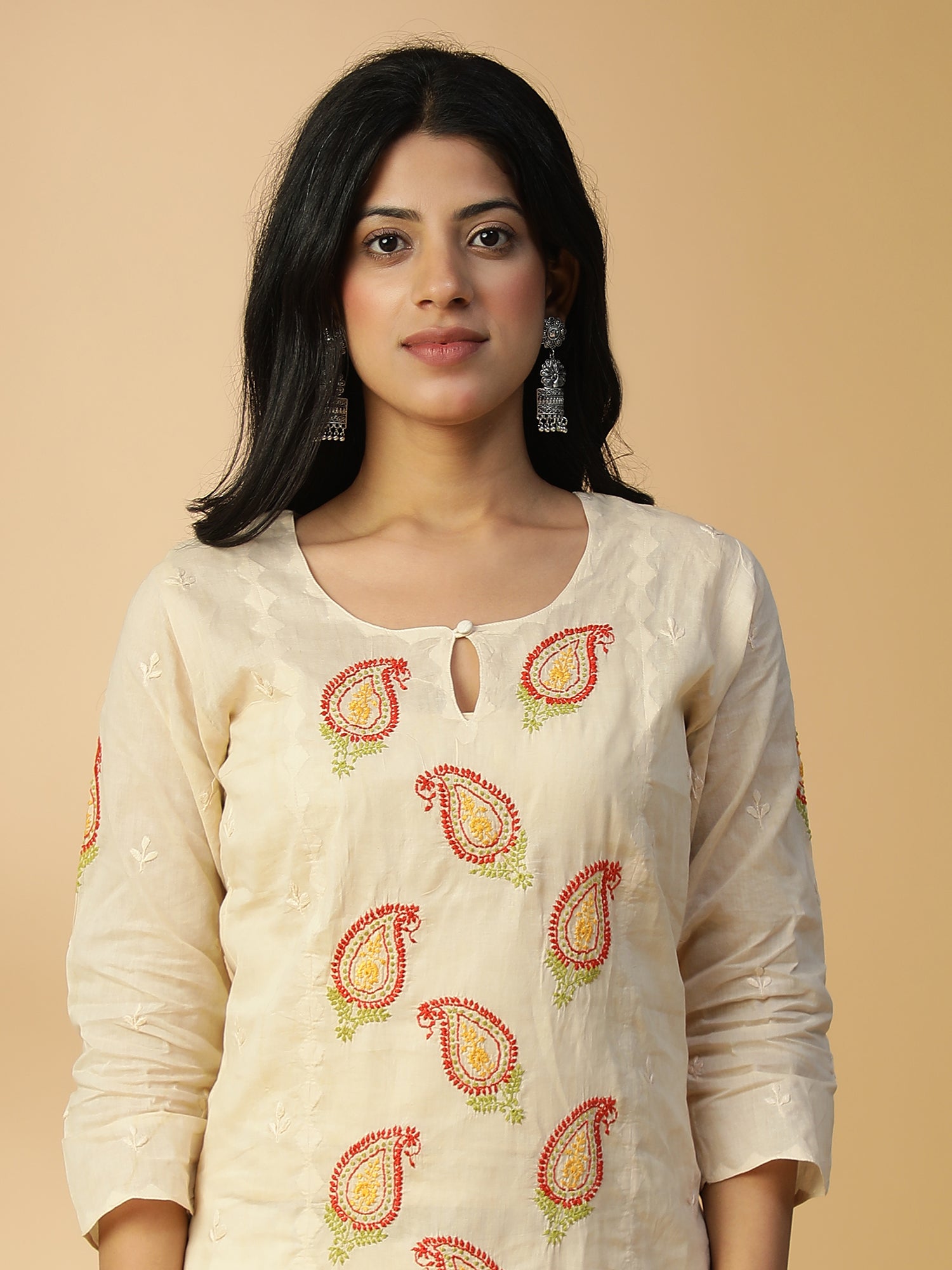 Hand Embroidered Beige Cotton Lucknowi Chikankari Straight Kurta With Appliqué Work Detailing CH0003