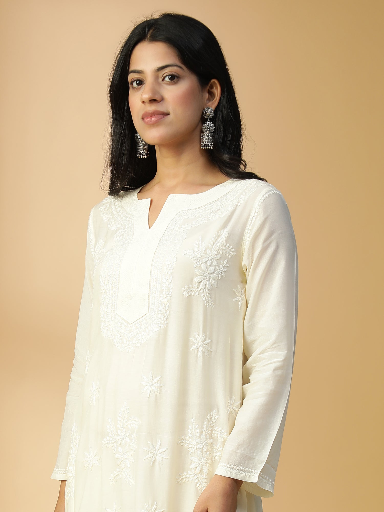 Hand Embroidered Lucknow Chikankari Straight Light Beige Muslin Kurta CH0170