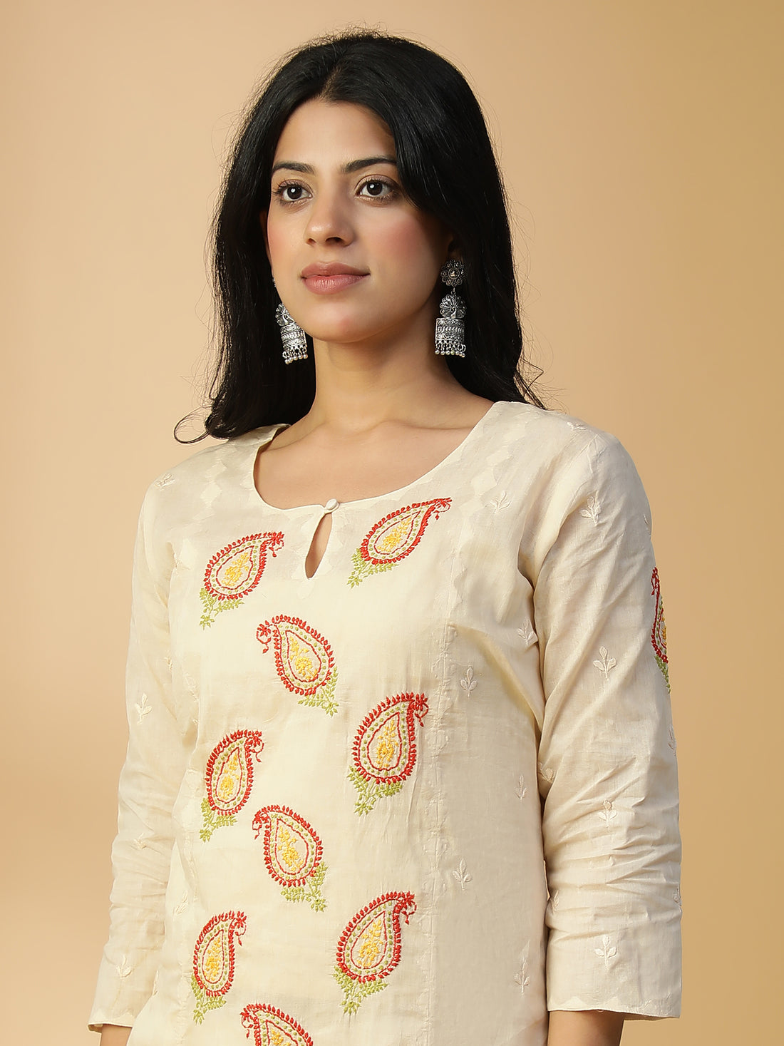 Hand Embroidered Beige Cotton Lucknowi Chikankari Straight Kurta With Appliqué Work Detailing CH0003