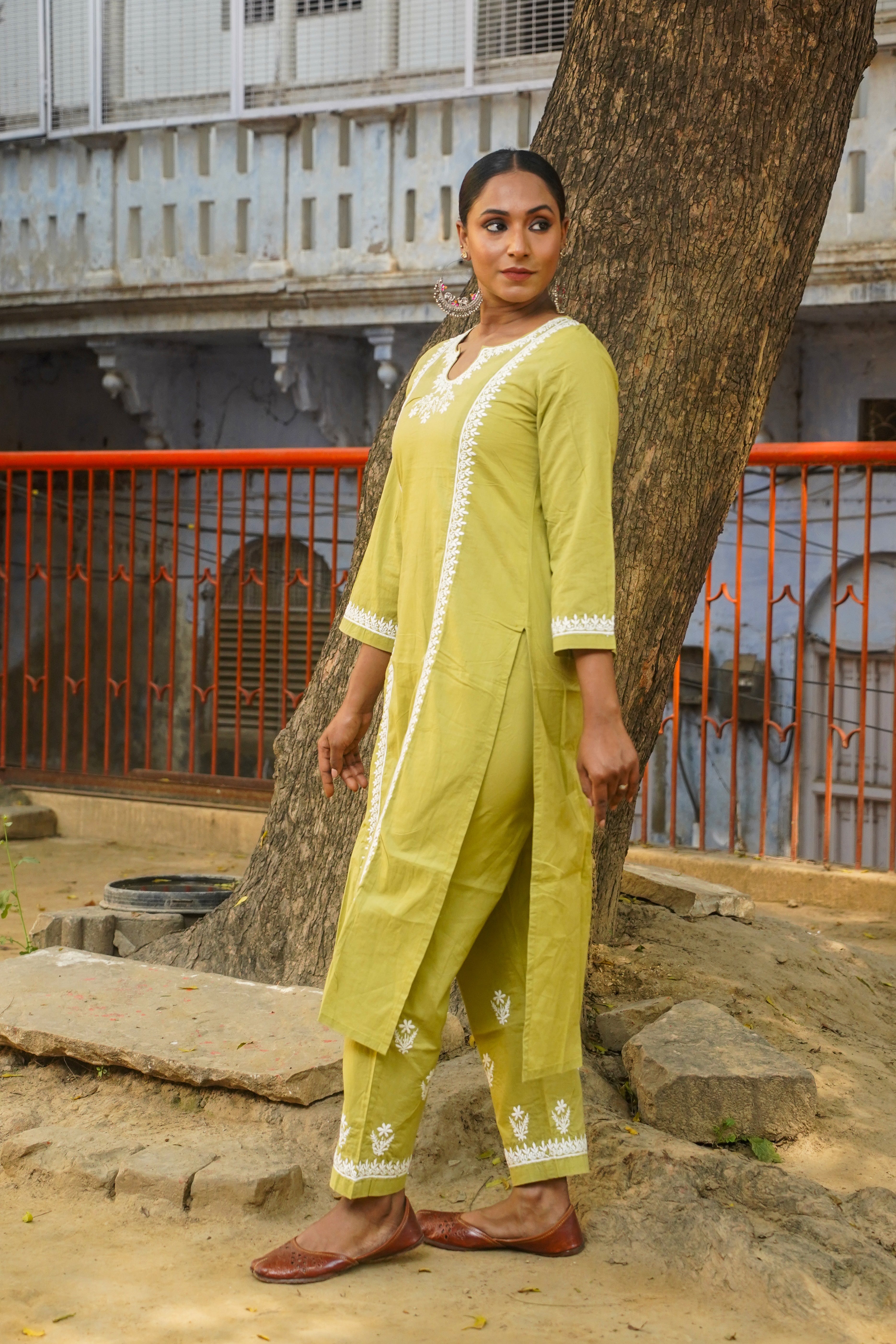 Soft and Comfortable Cotton Lucknow Chikankari Kurta Set in Olive Green