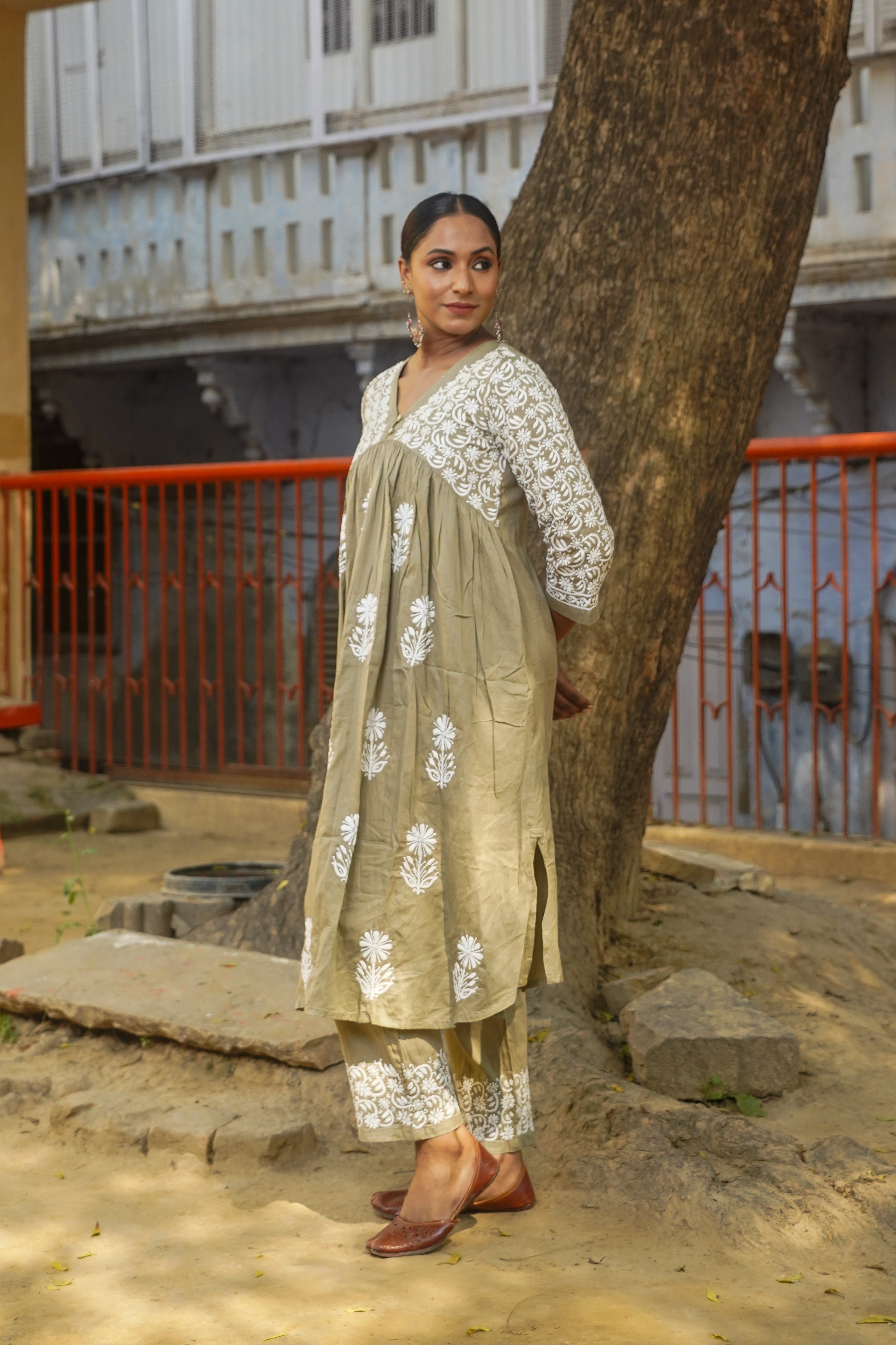 CHIKANKARI COTTON V-NECK GATHERED KURTA SET