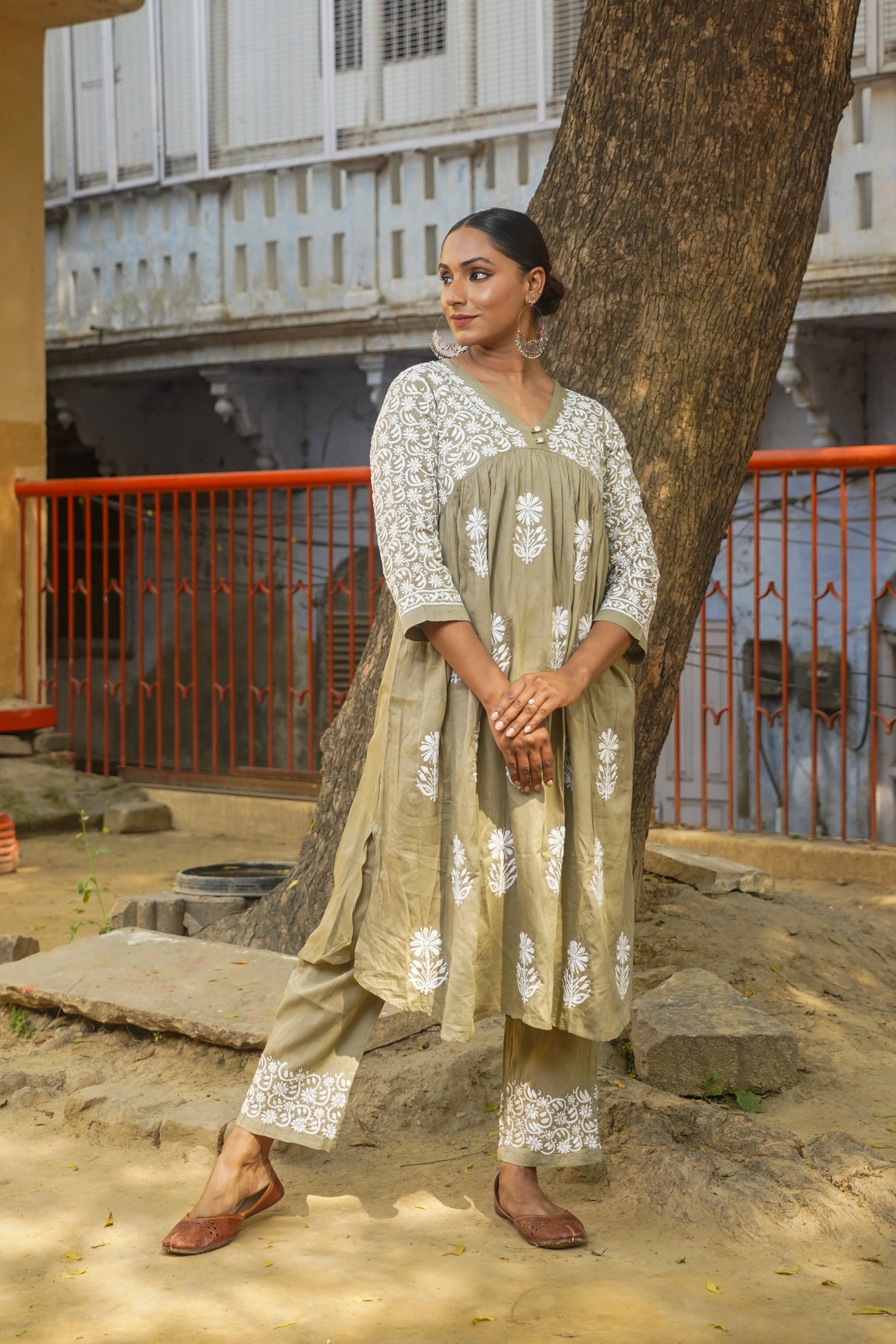 CHIKANKARI COTTON V-NECK GATHERED KURTA SET