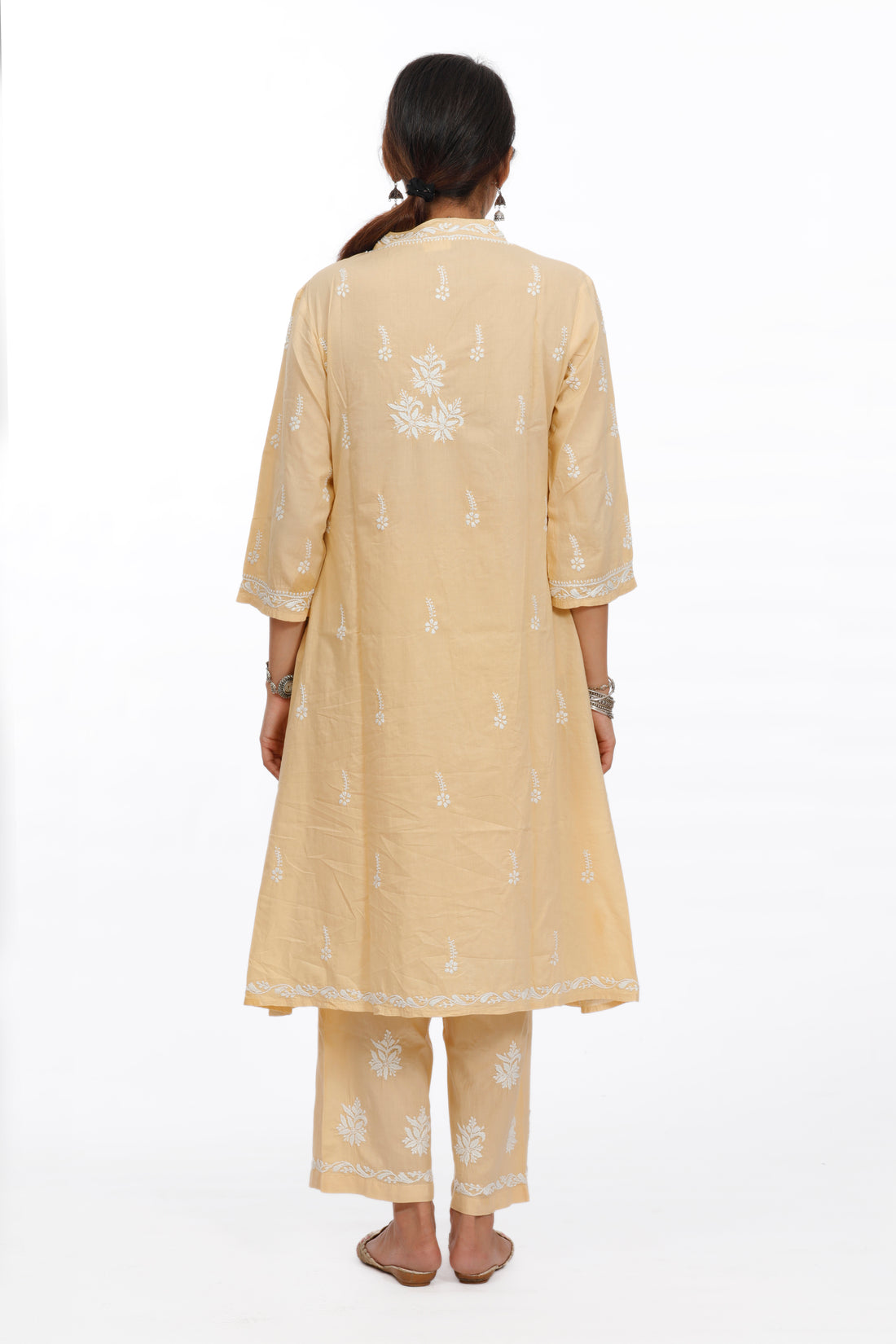 CHIKANKARI OVERLAP V-NECK KURTA SET