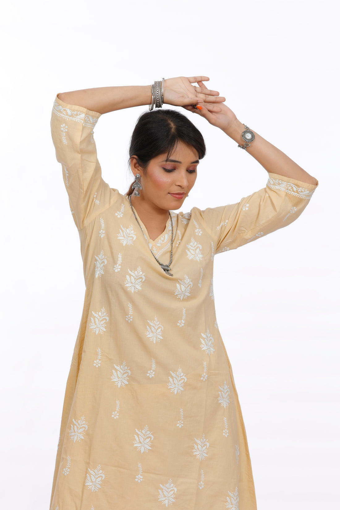 CHIKANKARI OVERLAP V-NECK KURTA SET