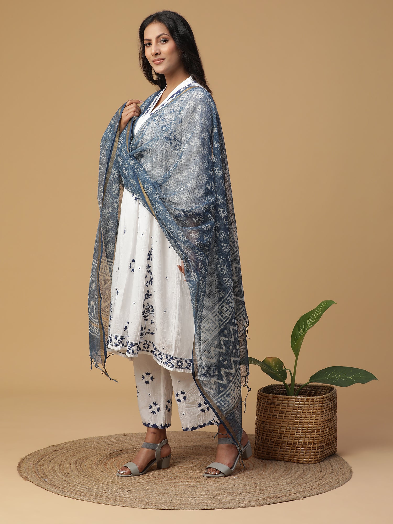 Indigo Chikankari V-neck gathered kurta set with Applique work