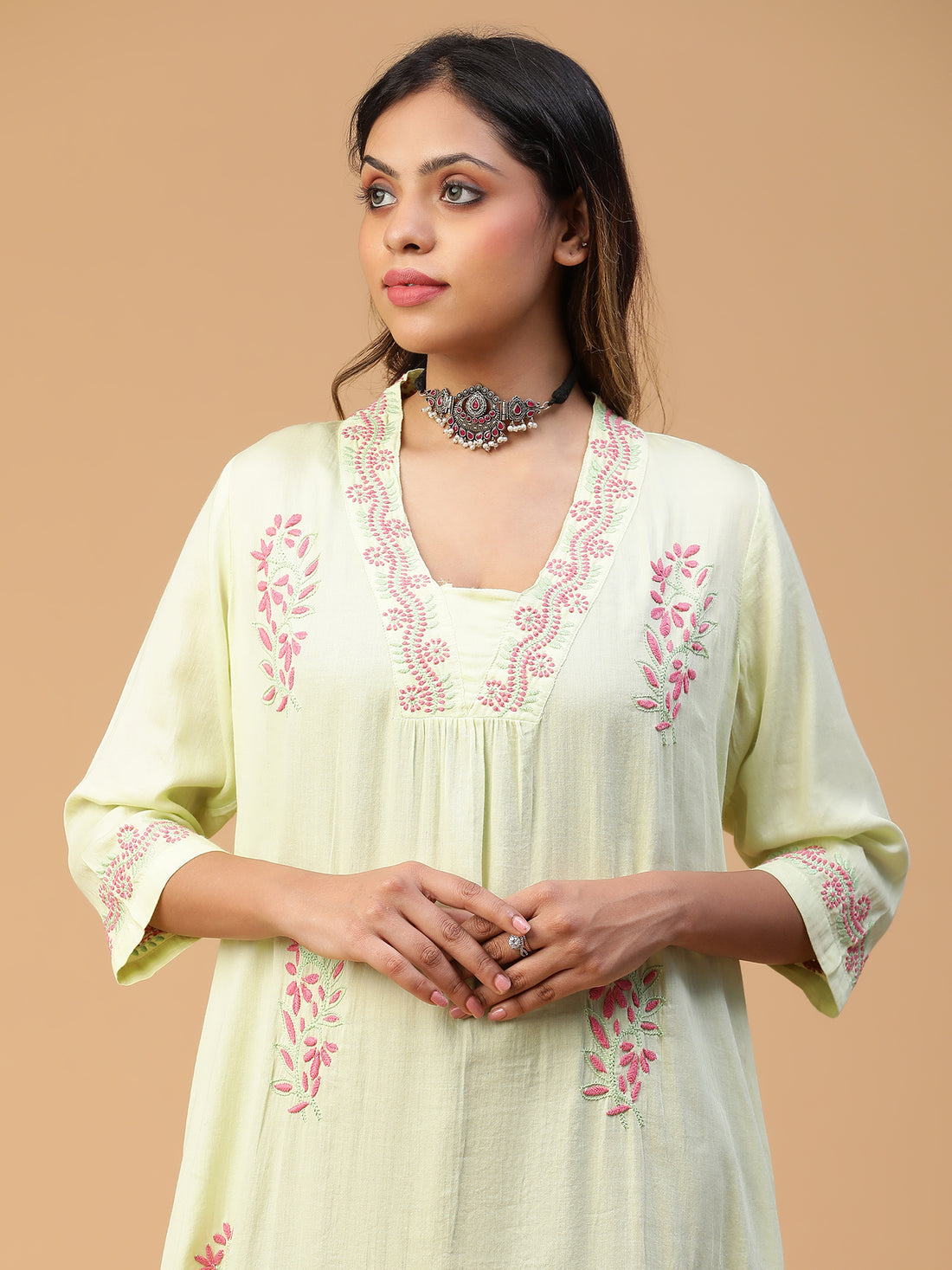 CHIKANKARI FRONT GATHER V-NECK COTTON KURTA