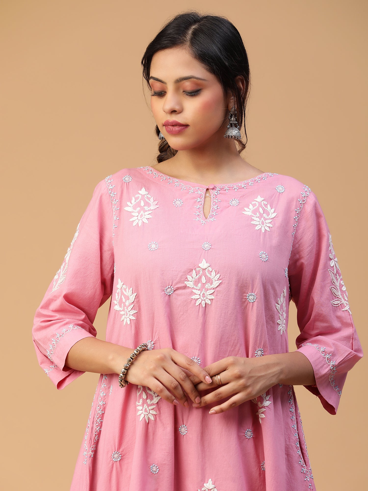 CHIKANKARI A- SYMMETRIC KURTA SET