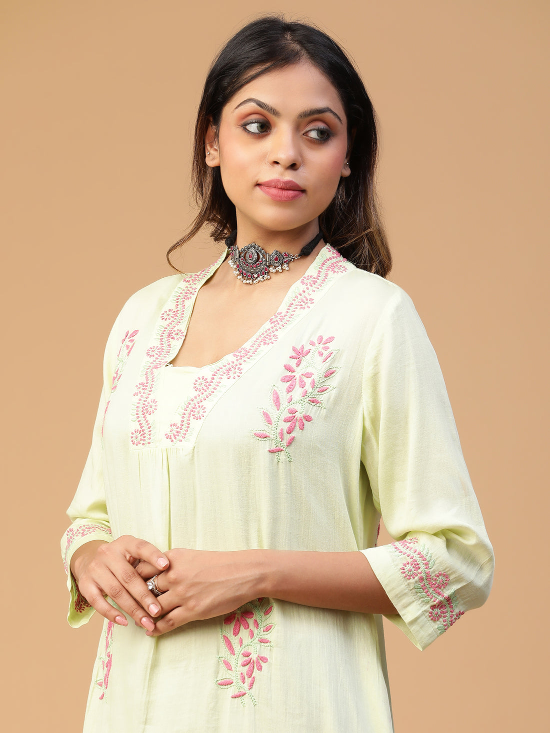 CHIKANKARI FRONT GATHER V-NECK COTTON KURTA