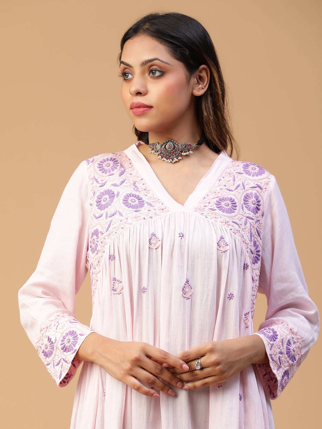 CHIKANKARI OVERLAP V-NECK GATHER PINK KURTA